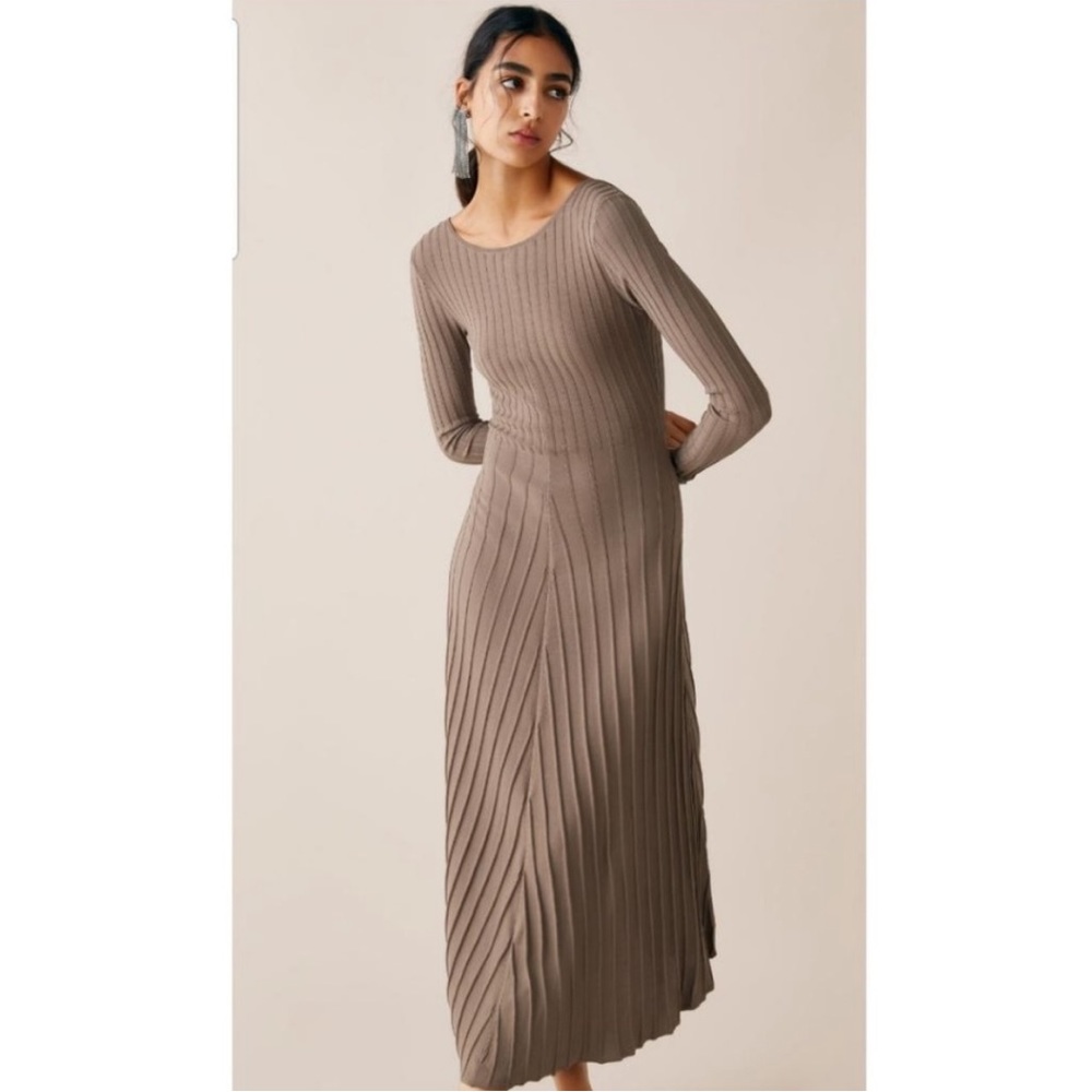 ZARA | limited edition tan ribbed maxi dress